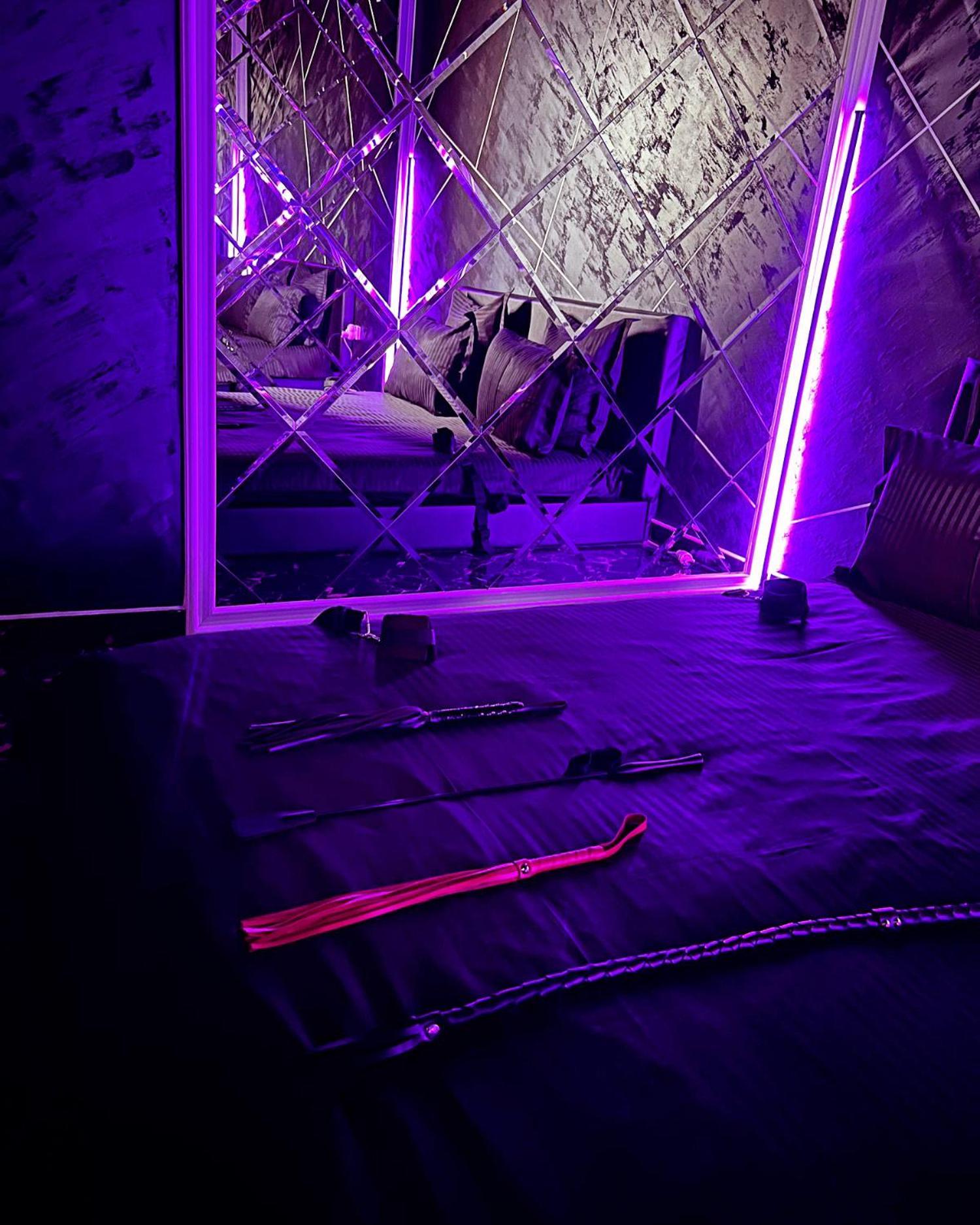 Adult Only Fantasy Room Bukarest Eksteriør billede