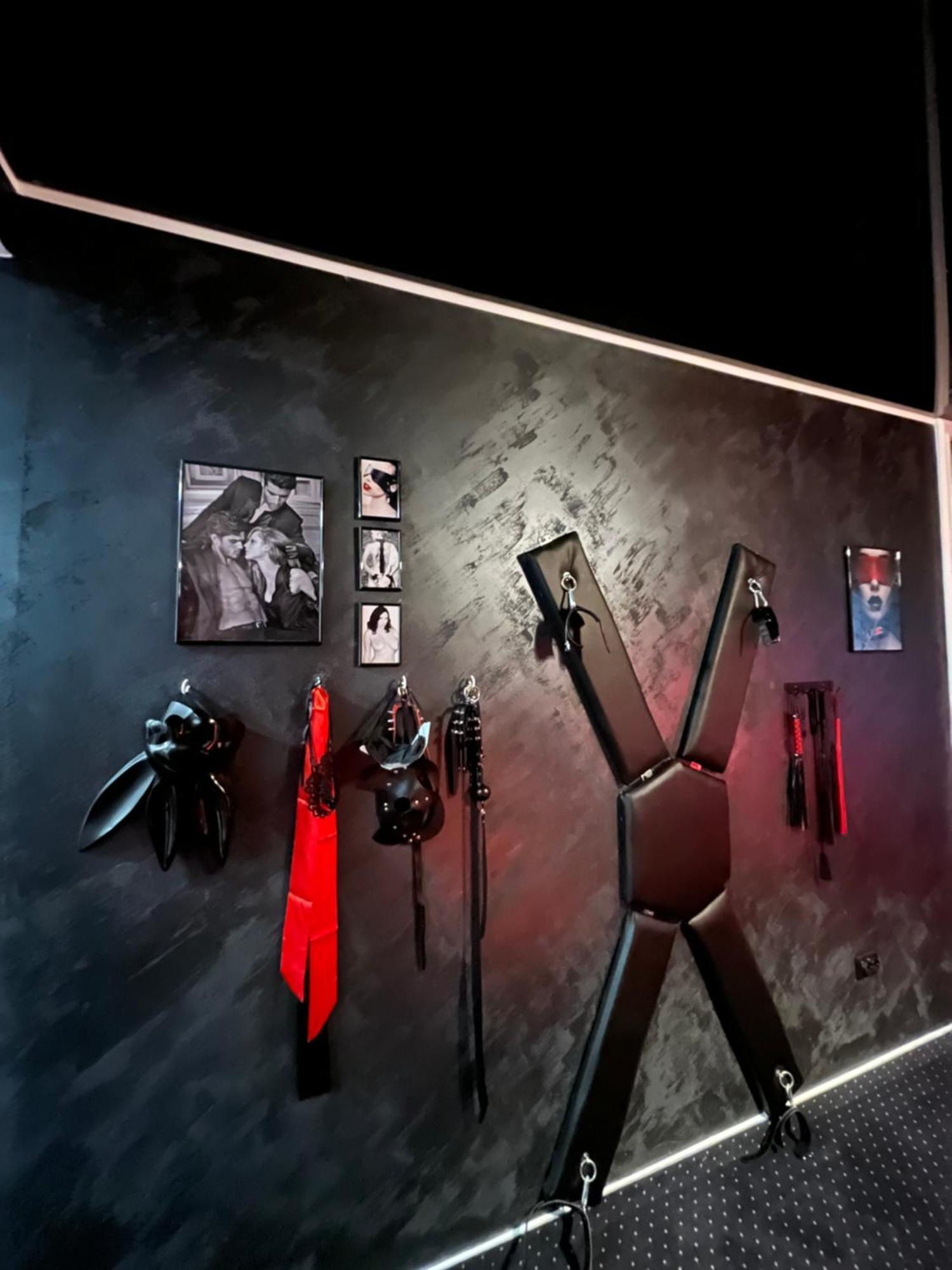 Adult Only Fantasy Room Bukarest Eksteriør billede